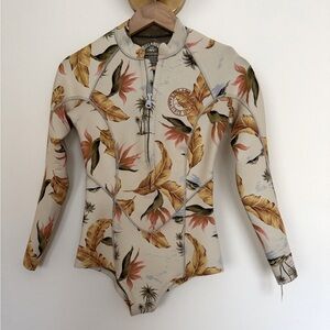 NWOT Billabong - Women's Tropical Print Wetsuit - Size 6